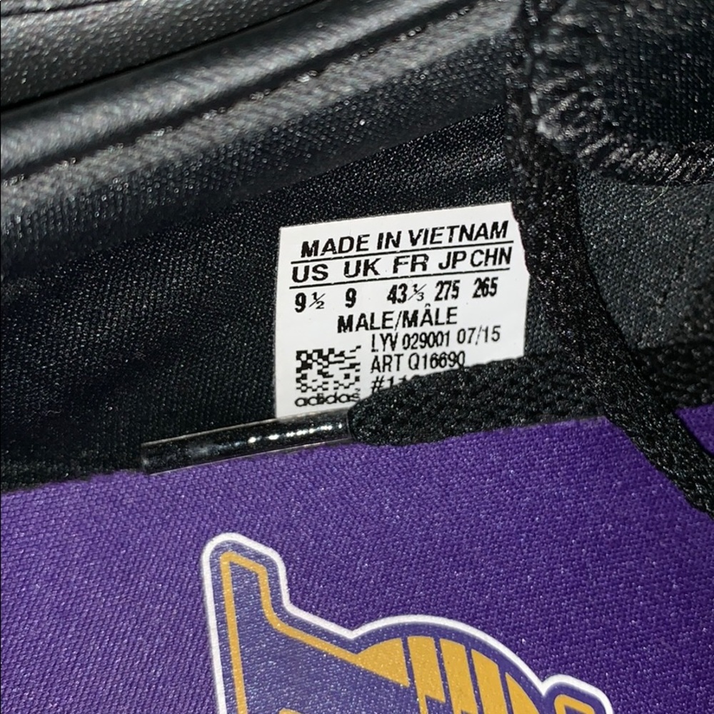 Adidas Lakers Sneaker - Picture 7 of 8